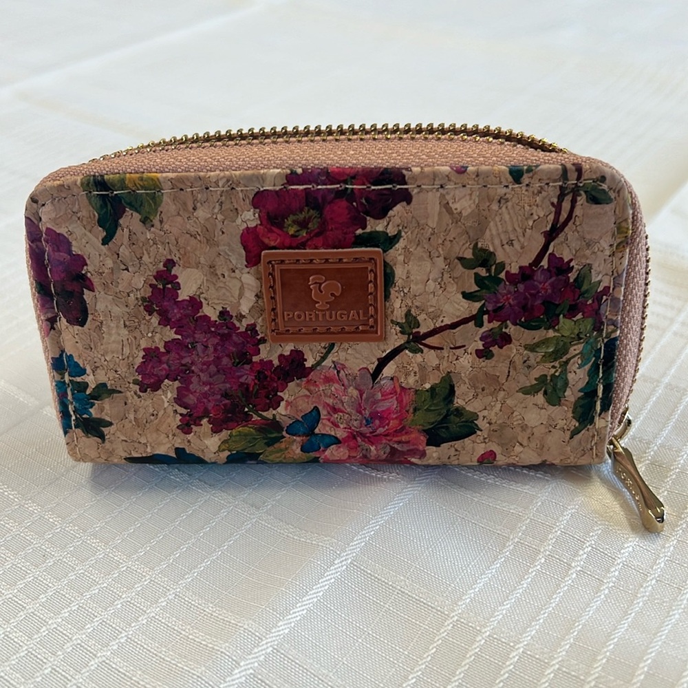 *NWOT* Mini Wallet